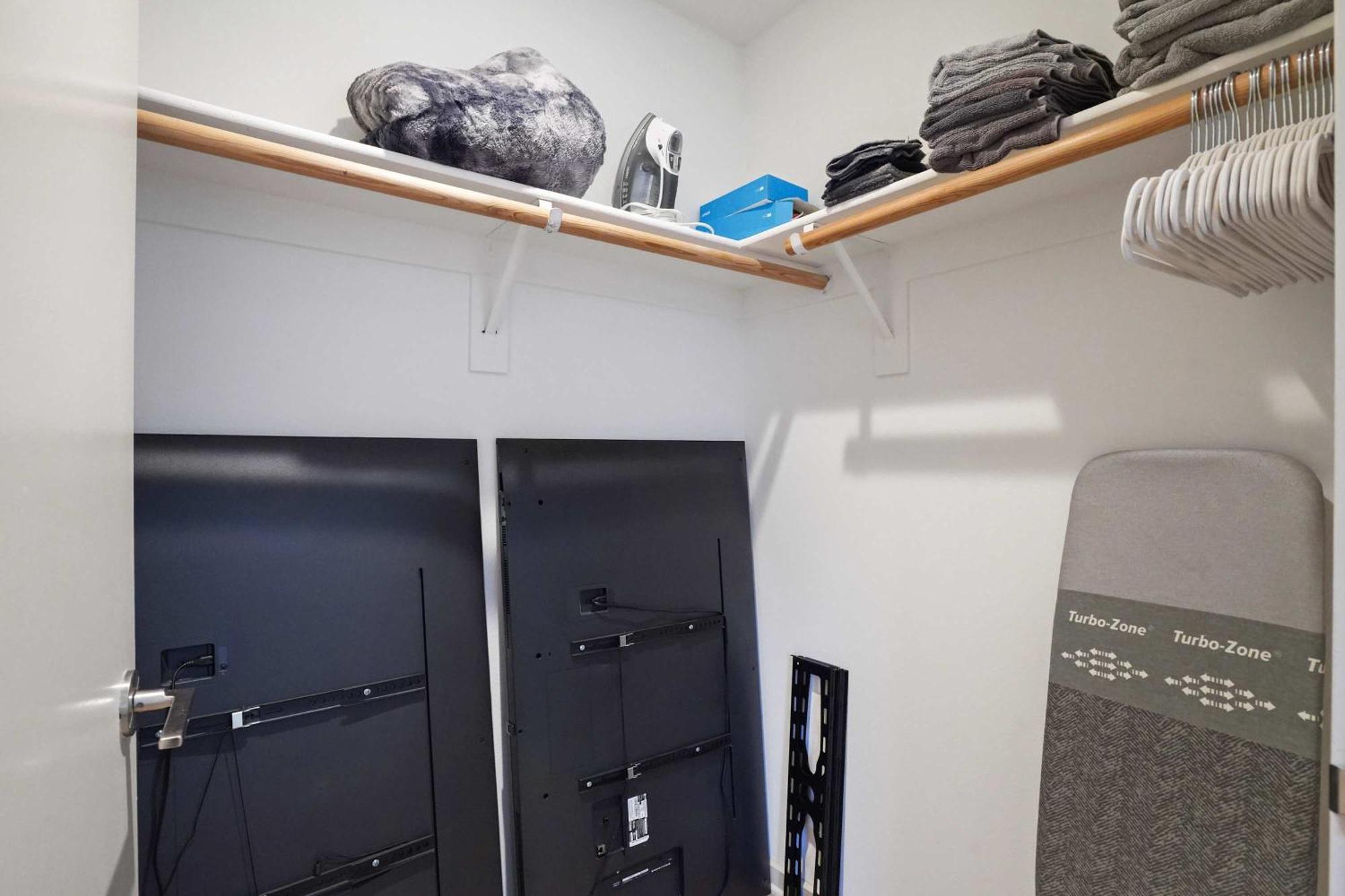 Hollywood Haven Luxury 2br With Hot Tub Balcony