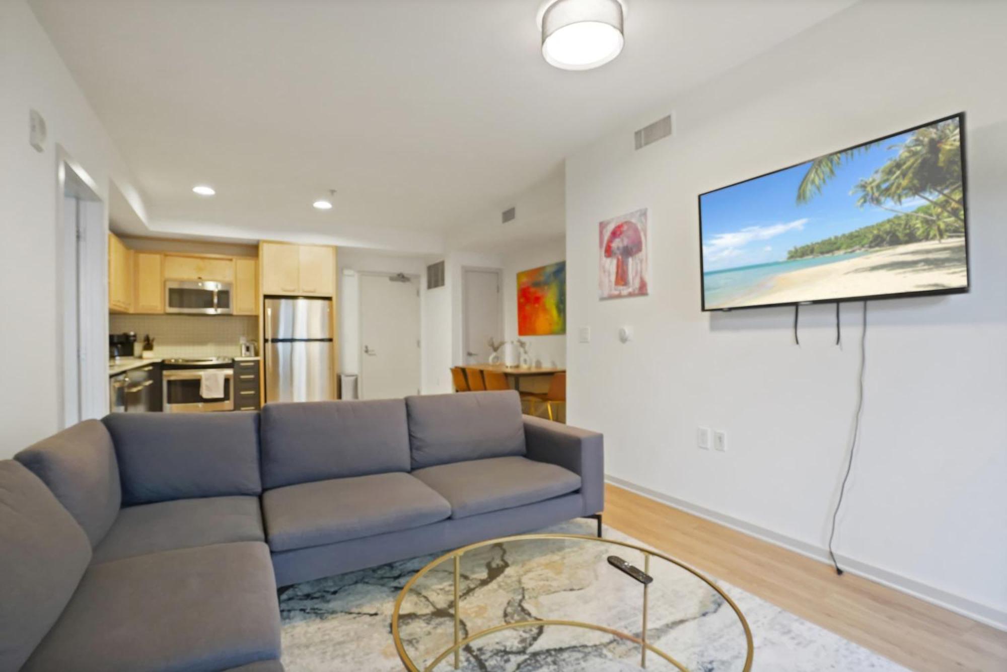 Apartment Hollywood Haven Luxury 2br With Hot Tub Balcony
