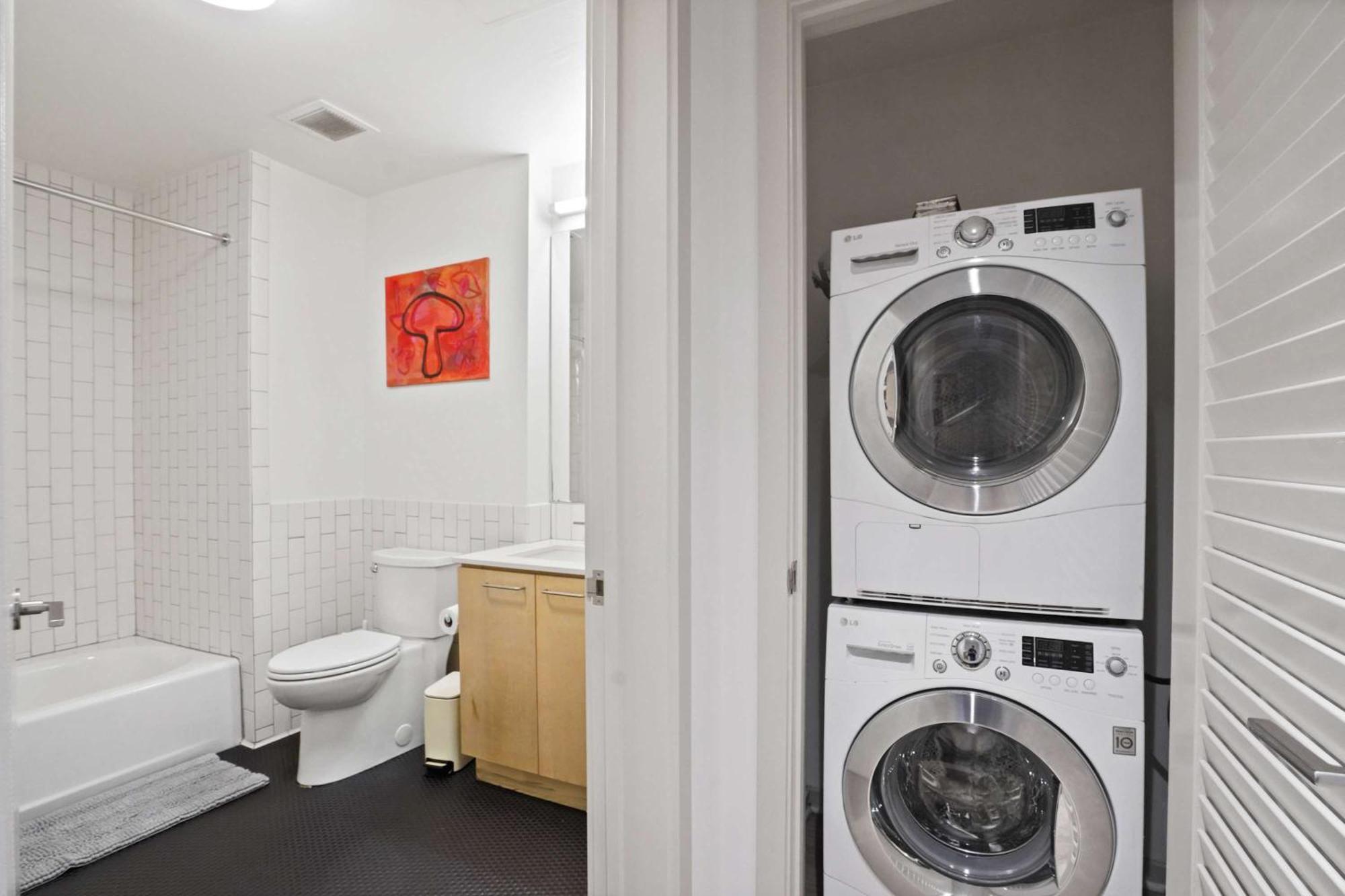 Hollywood Haven Luxury 2br With Hot Tub Balcony Apartment *